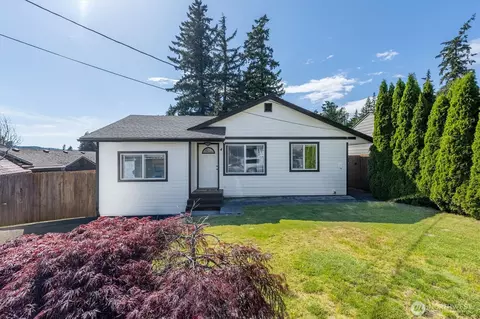 4 Parkland Dr, Kalama, WA 98625