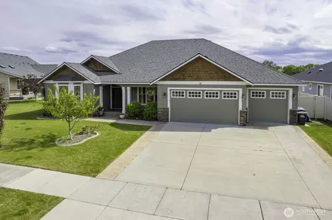 419 S Astor Loop, Moses Lake, WA 98837