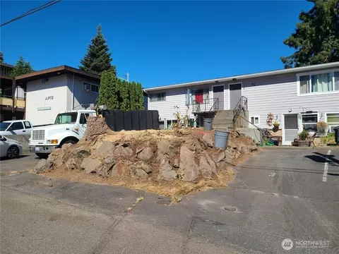 912 Glennwood Ave NE, Renton, WA 98056