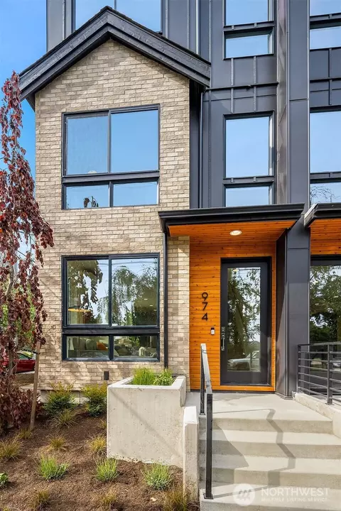 974 NW 54th St, Seattle, WA 98107