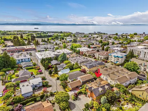 545 Holly Dr, Edmonds, WA 98020