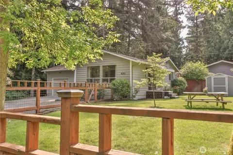 6311 Pineridge Ln, Clinton, WA 98236