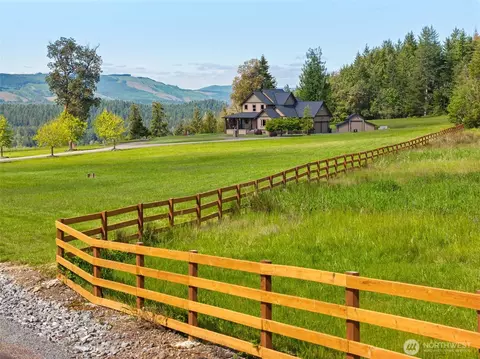 44414 14th Ave E, Eatonville, WA 98328