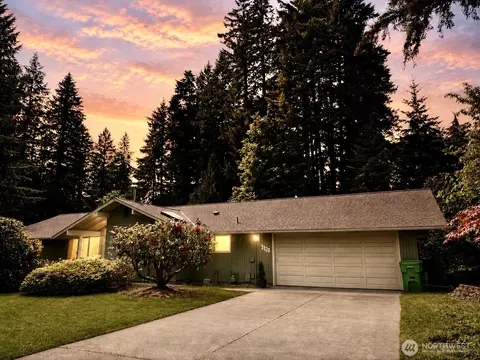 2320 Lakemoor Dr SW, Olympia, WA 98512