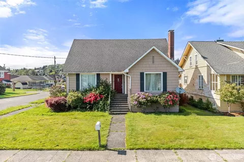 422 W 3rd St, Aberdeen, WA 98520