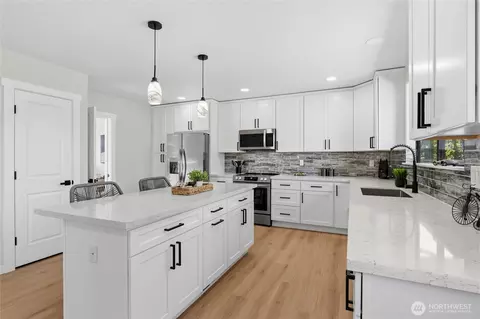 Kitchen - 8613 4th Pl SE, Everett, WA 98208 photo 2 of 6
