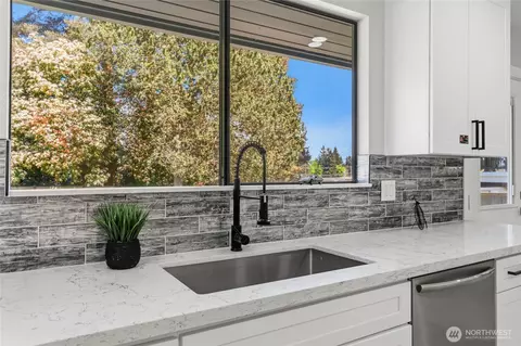 Kitchen - 8613 4th Pl SE, Everett, WA 98208 photo 4 of 6