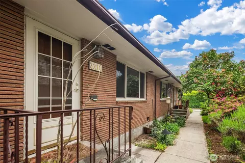 3207 NW 64th St, Seattle, WA 98107