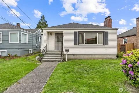 328 Garden Ave N, Renton, WA 98057