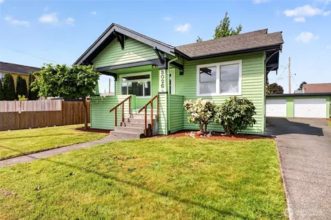 3026 Porter St, Enumclaw, WA 98022