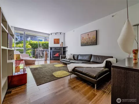 2929 1st Ave #207, Seattle, WA 98121