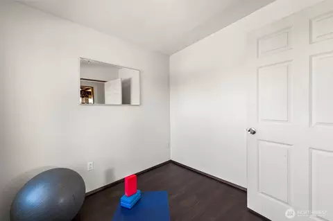 Bedroom - 220 E Olympic Dr, Grapeview, WA 98546 photo 3 of 7
