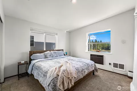 Bedroom - 220 E Olympic Dr, Grapeview, WA 98546 photo 1 of 7