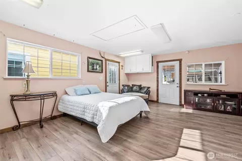 Bedroom - 220 E Olympic Dr, Grapeview, WA 98546 photo 6 of 7