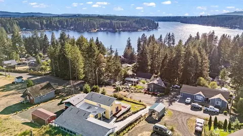 220 E Olympic Dr, Grapeview, WA 98546