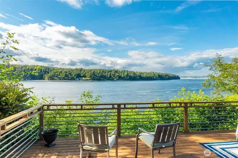 2812 Fishtrap Rd NE, Olympia, WA 98506