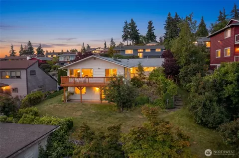 909 Queen St, Bellingham, WA 98229