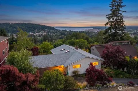 909 Queen St, Bellingham, WA 98229