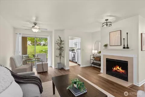 5300 Harbour Pointe Blvd #305J, Mukilteo, WA 98275