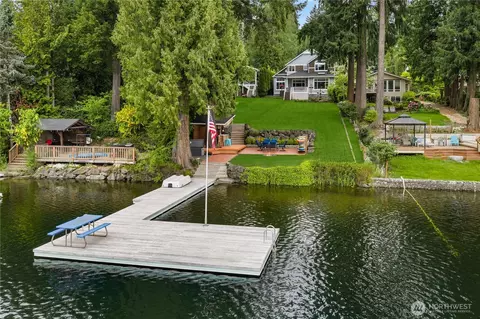 21827 SE 20th St, Sammamish, WA 98075
