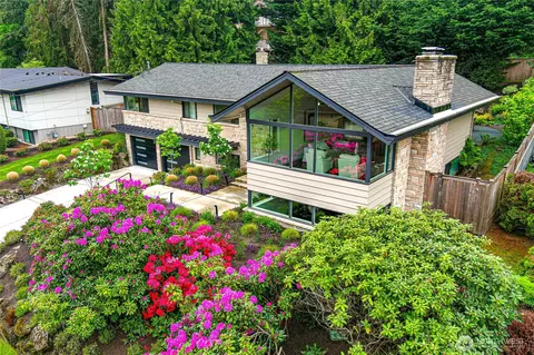 4105 96th Ave SE, Mercer Island, WA 98040