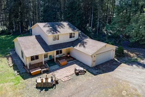 77 Chickadee Ln, Quilcene, WA 98376
