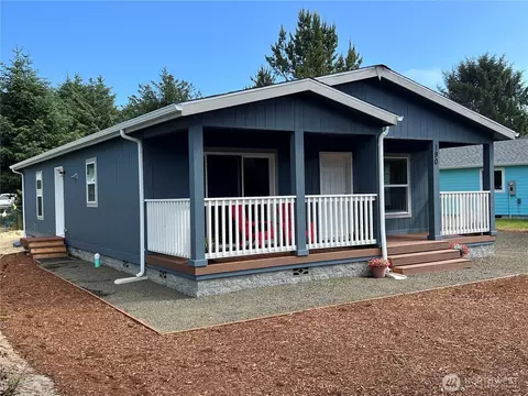 190 Clover St NW, Ocean Shores, WA 98569