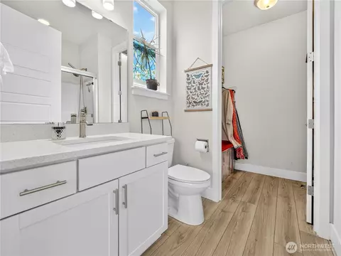 Bath - 3522 Elmont Ave, Enumclaw, WA 98022 photo 3 of 5