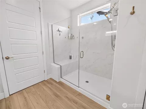 Bath - 3522 Elmont Ave, Enumclaw, WA 98022 photo 1 of 5