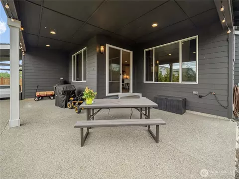 Exterior - 3522 Elmont Ave, Enumclaw, WA 98022 photo 2 of 9