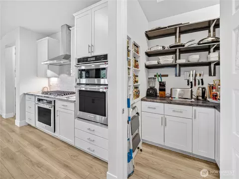 Kitchen - 3522 Elmont Ave, Enumclaw, WA 98022 photo 5 of 6