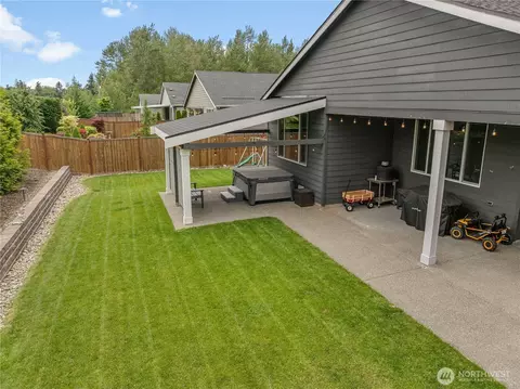 Exterior - 3522 Elmont Ave, Enumclaw, WA 98022 photo 4 of 9