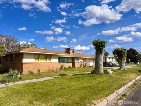 426 S Almira Ave, Connell, WA 99326