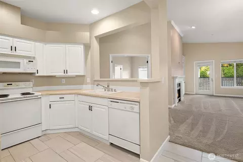 Kitchen - 23908 Bothell Everett Hwy #A304, Bothell, WA 98021 photo 2 of 3