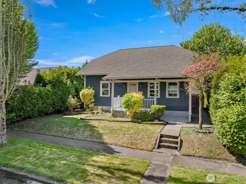 Exterior - 471 16th Ave, Longview, WA 98632 photo 2 of 9