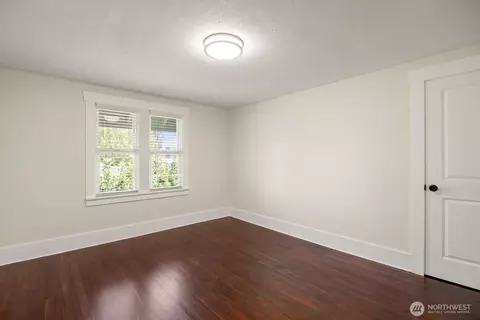 Bedroom - 471 16th Ave, Longview, WA 98632 photo 5 of 6