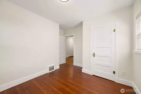 Bedroom - 471 16th Ave, Longview, WA 98632 photo 2 of 6