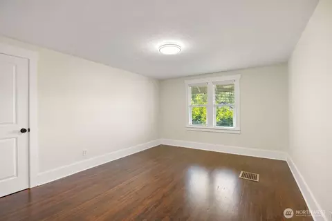 Bedroom - 471 16th Ave, Longview, WA 98632 photo 6 of 6