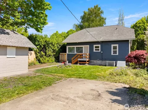 Exterior - 471 16th Ave, Longview, WA 98632 photo 5 of 9