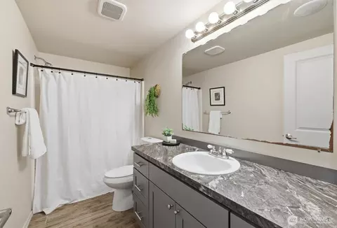 Bath - 2117 Lombard Ave, Everett, WA 98201 photo 1 of 2