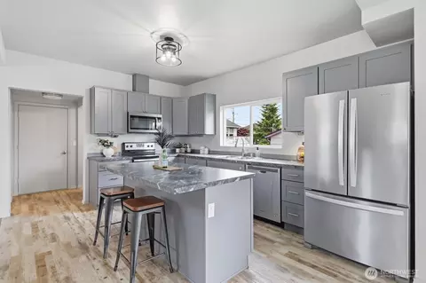 Kitchen - 2117 Lombard Ave, Everett, WA 98201 photo 2 of 4