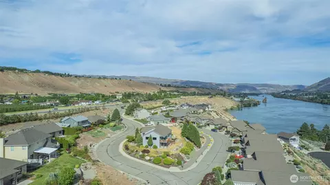2840 Akamai Way, East Wenatchee, WA 98802