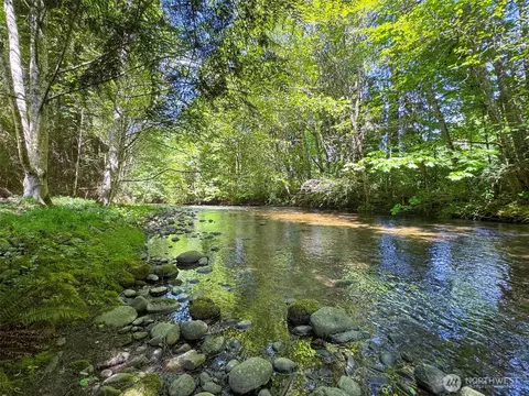 693 S Alder Ln, Port Angeles, WA 98362