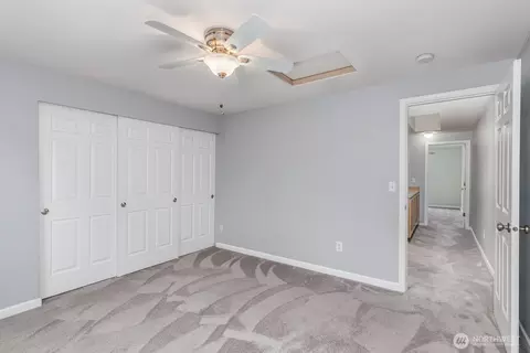 Bedroom - 18930 Bothell-everett Hwy #T-101, Bothell, WA 98012 photo 5 of 7
