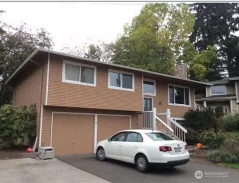 11221 NE 53rd St, Kirkland, WA 98033
