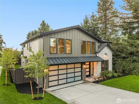 621 13th Ave W, Kirkland, WA 98033