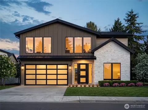 621 13th Ave W, Kirkland, WA 98033