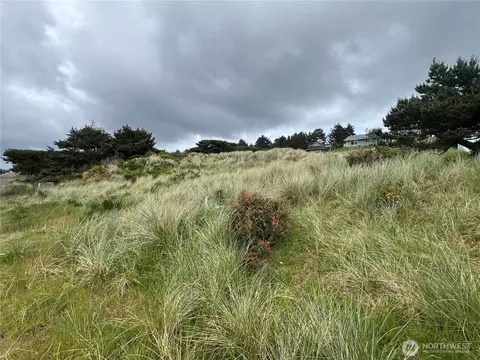 32900 I St, Ocean Park, WA 98640
