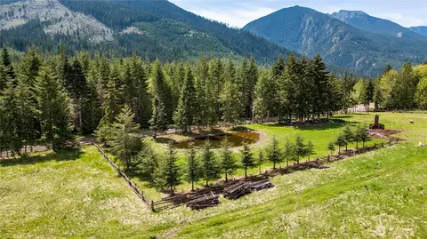 7103 Deer Park Rd, Port Angeles, WA 98362
