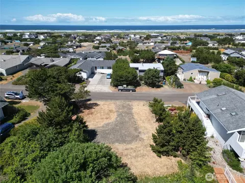 34504 J Pl, Ocean Park, WA 98640